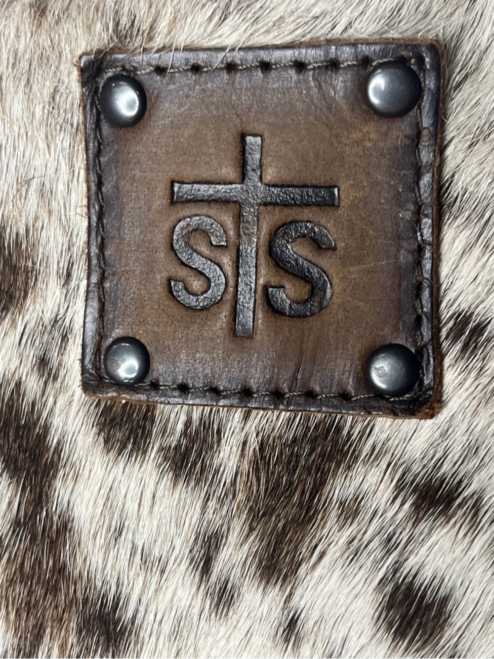 STS Ranchwear Brown & Cream Spotted Hair-on-Hide Tote with Leather Tassel - Picture 4 of 13